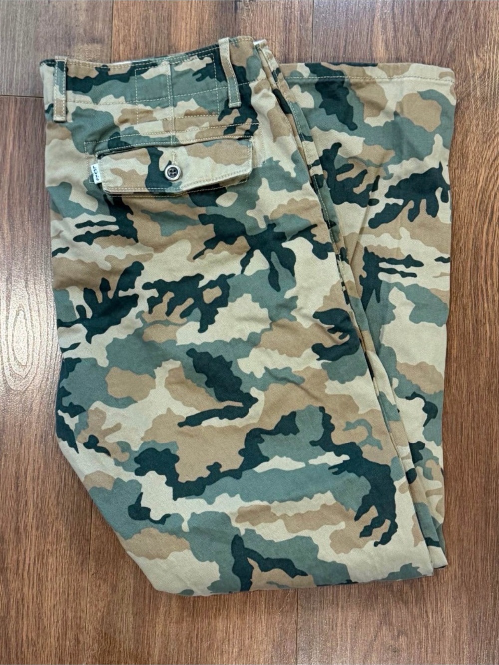 Levi's Men's Camouflage Chino Pants in size 34x30. Great condition no flaws!
